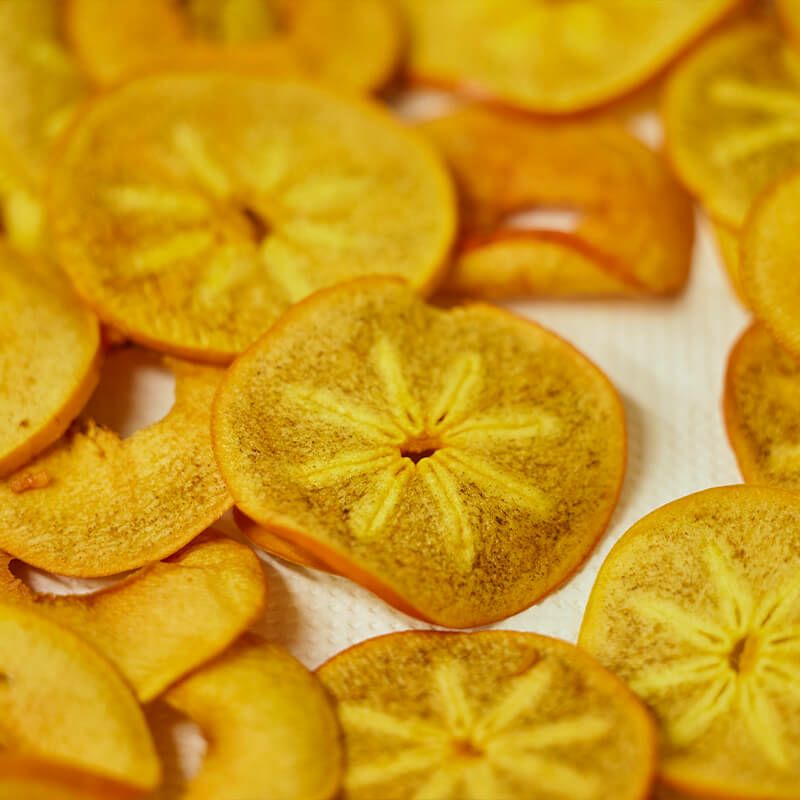 やまと果らり 富有柿チップスはお花のような模様のものもある